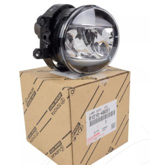 Фара противотуманная правая птф LED LC 200 Prado 150 Camry 40 - 50 Avensis Rav4 Lexus LX 570 IS GS RX ES NX TOYOTA 8121048051